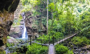 Gruta Santa Bárbara um santuário natural na Chapada das Mesas